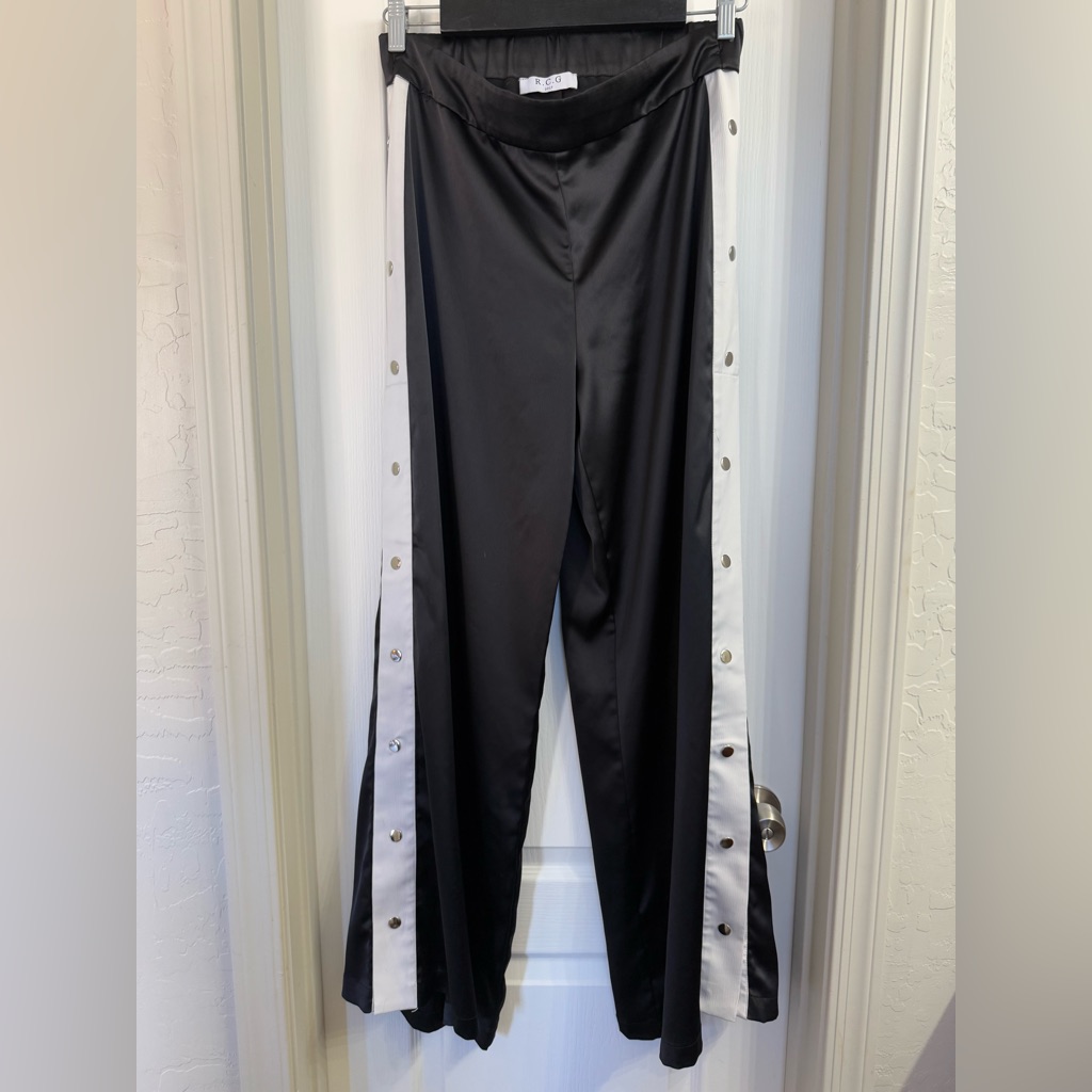 R.C.G. Black Wide Leg Satin Side Button Snap Pants Size M-
